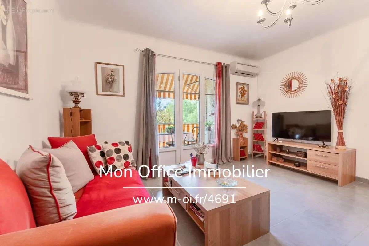 Appartement à SAINT-CYR-SUR-MER