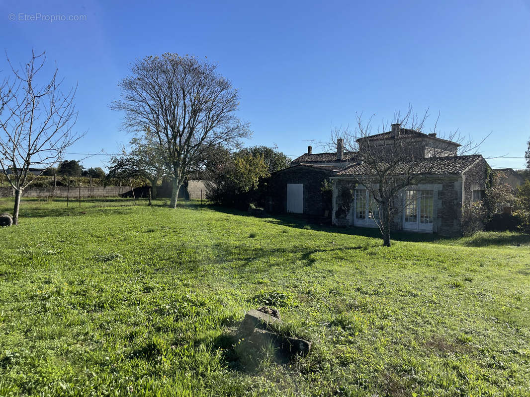 Maison à CHERVES-RICHEMONT