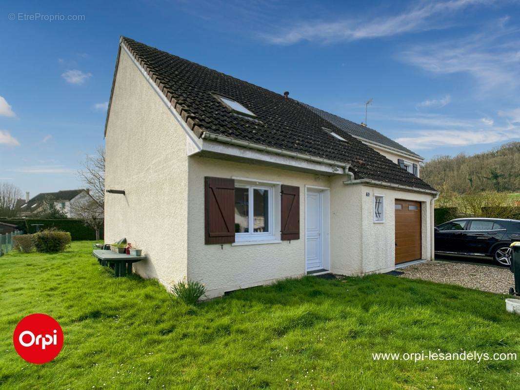 Maison à FLEURY-SUR-ANDELLE