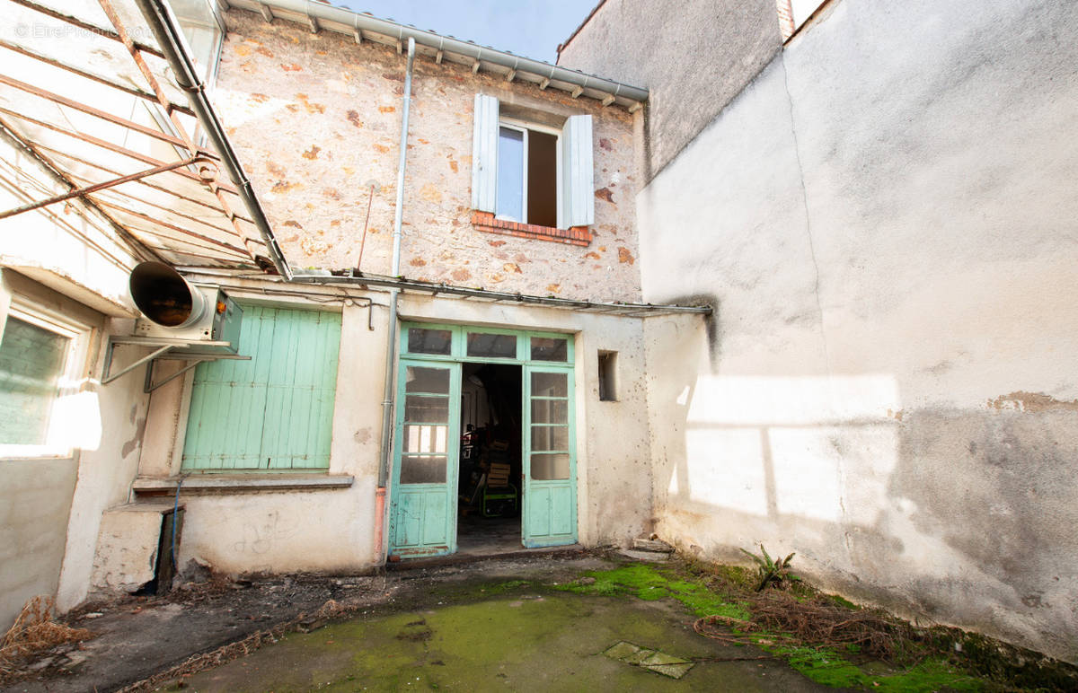 Appartement à BLAYE-LES-MINES