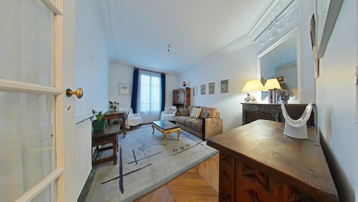 Appartement à LEVALLOIS-PERRET