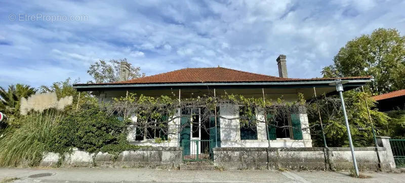 Maison à ARES