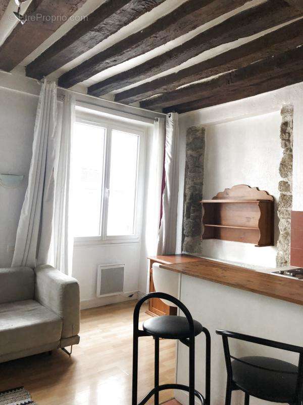 Appartement à PARIS-3E