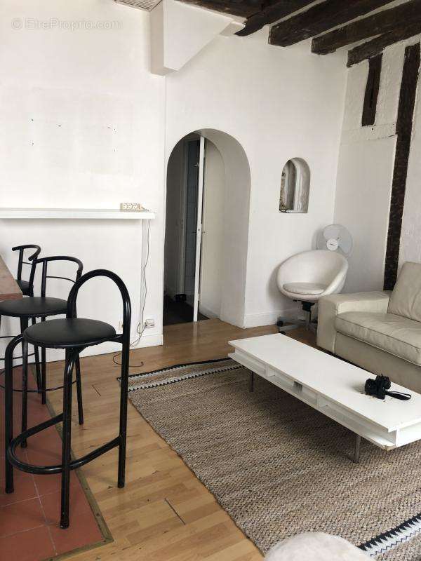 Appartement à PARIS-3E