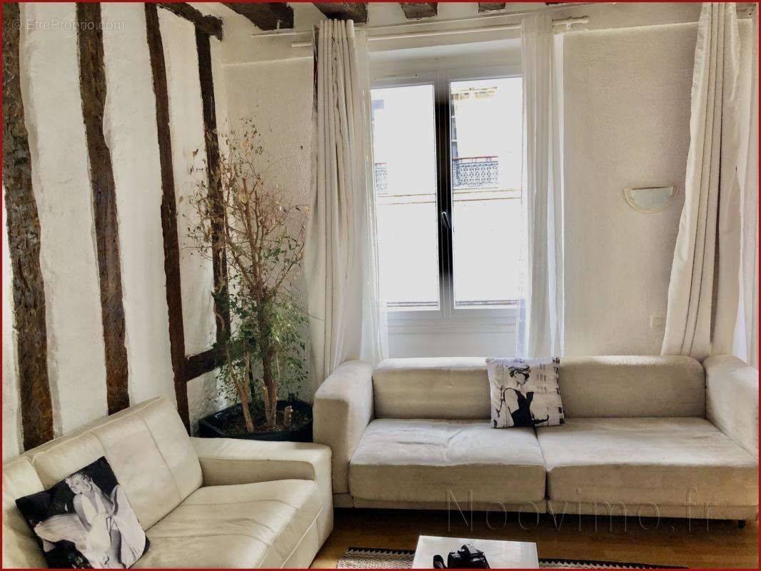 Appartement à PARIS-3E