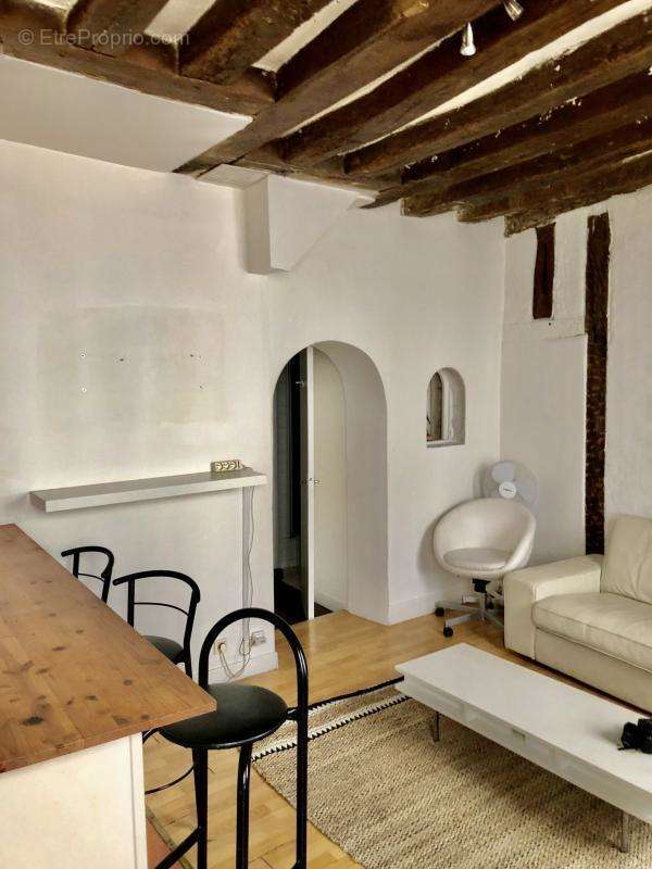 Appartement à PARIS-3E