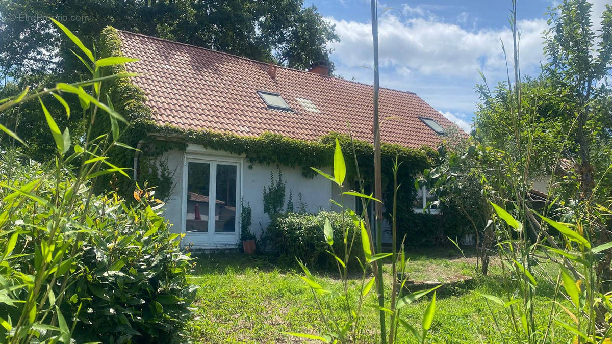 Maison à LEOGNAN