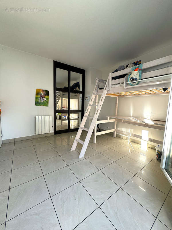 Appartement à PARIS-20E