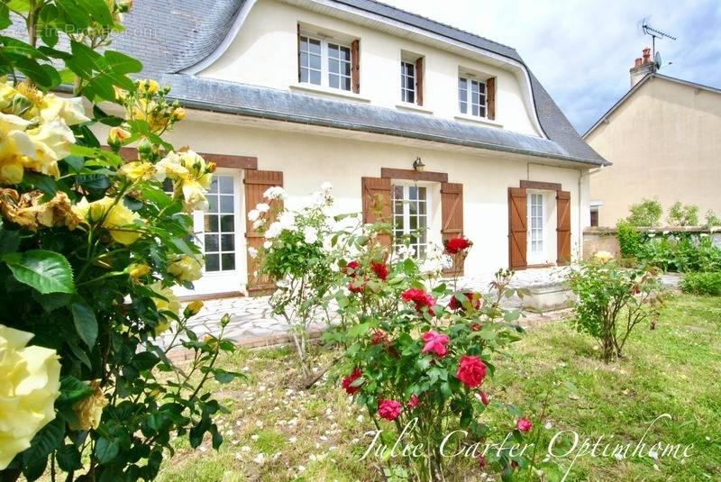 Maison à NOYEN-SUR-SARTHE