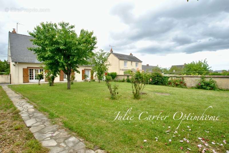 Maison à NOYEN-SUR-SARTHE