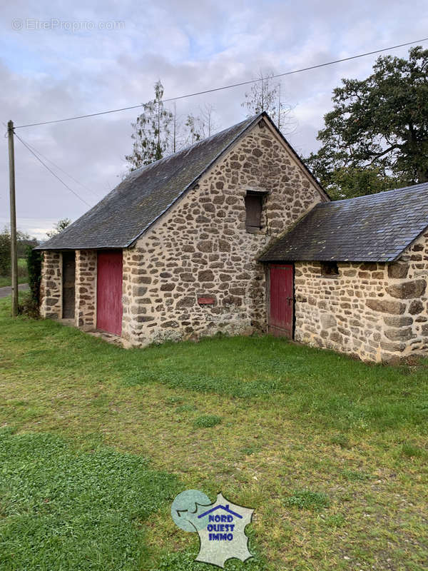 Maison à AMBRIERES-LES-VALLEES