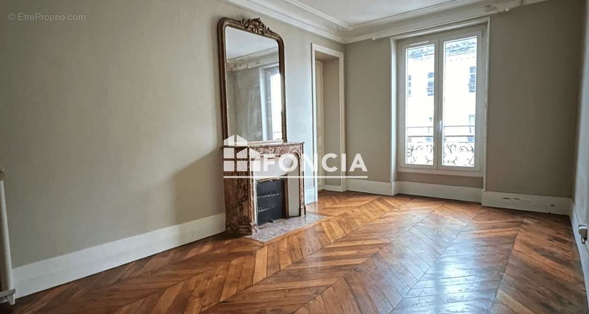 Appartement à PARIS-9E