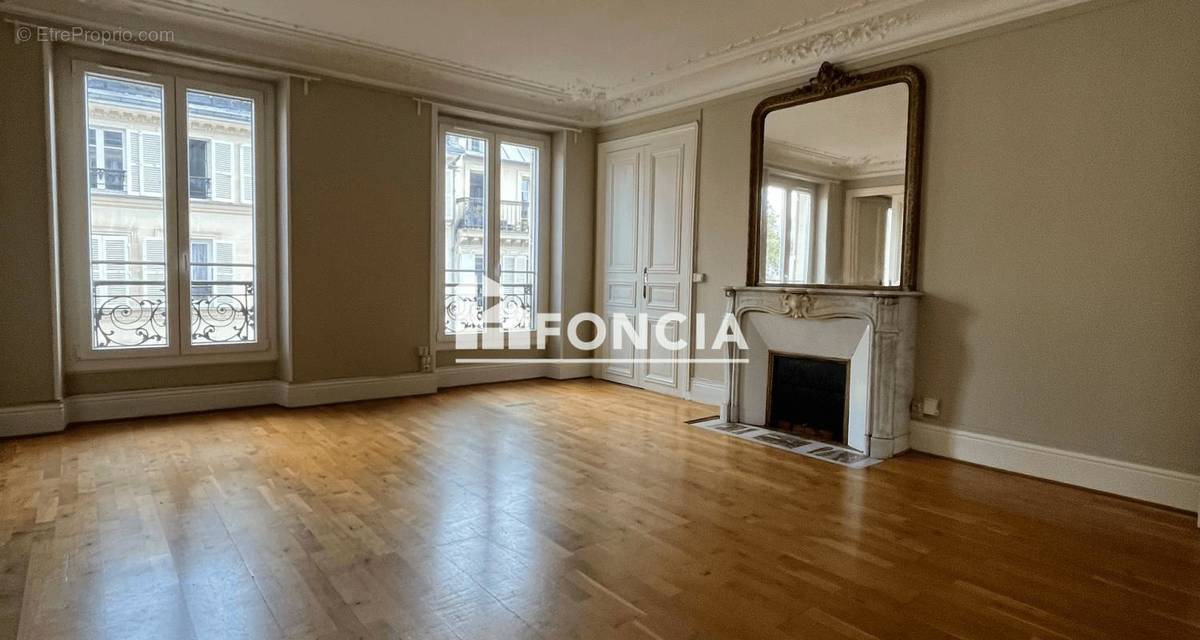 Appartement à PARIS-9E