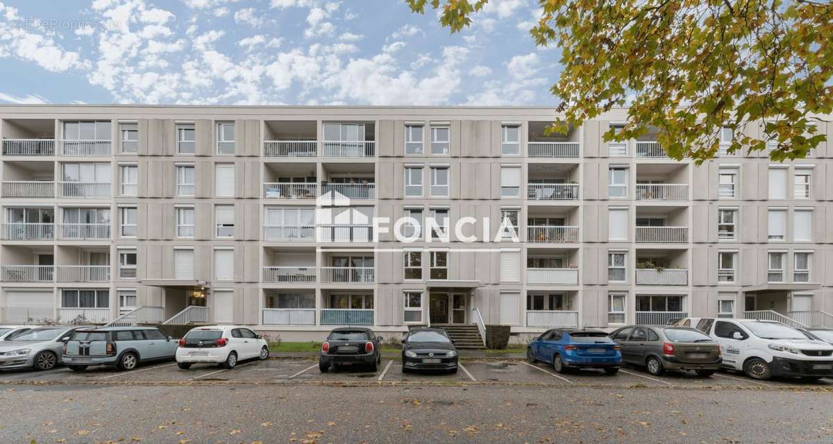 Appartement à MONT-SAINT-AIGNAN