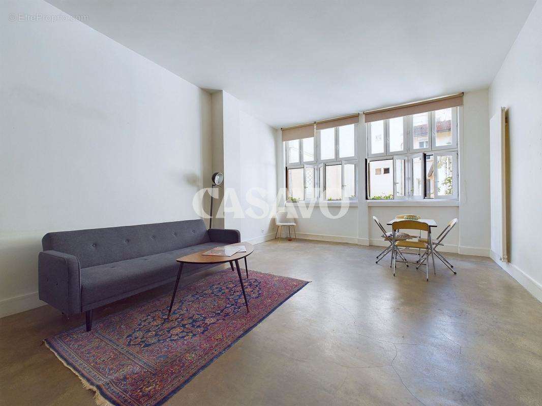 Appartement à PARIS-10E