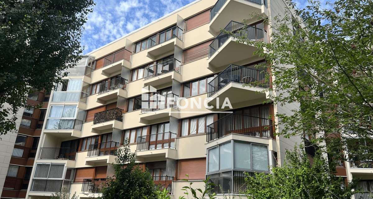 Appartement à LE CHESNAY