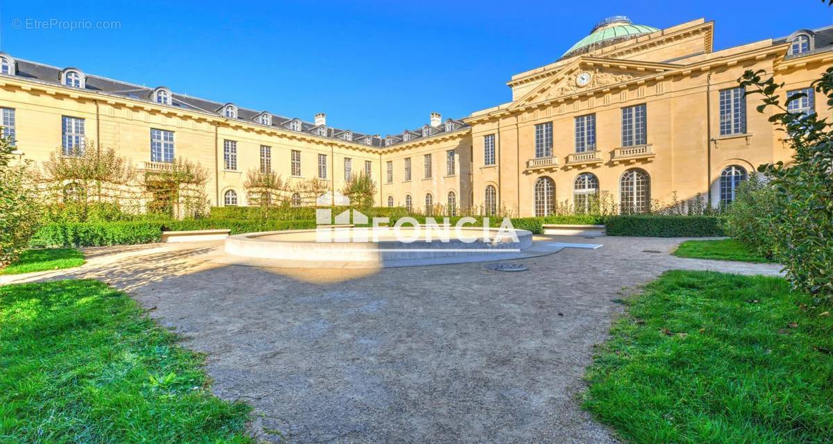 Appartement à VERSAILLES