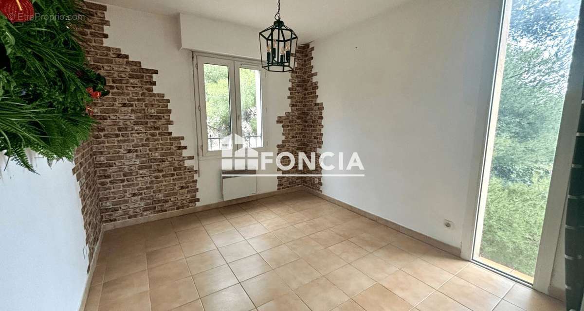 Appartement à PUGET-SUR-ARGENS