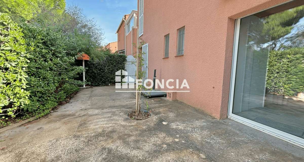 Appartement à LA LONDE-LES-MAURES