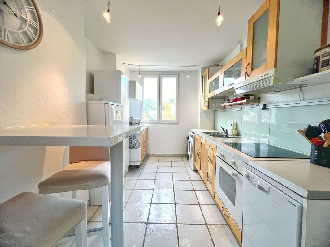 Appartement à PIERRE-BENITE