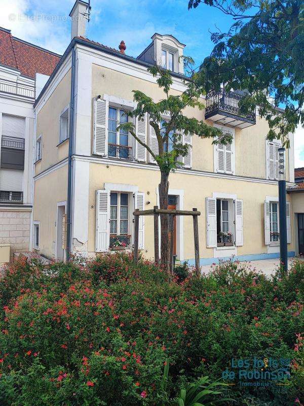 Appartement à FONTENAY-AUX-ROSES