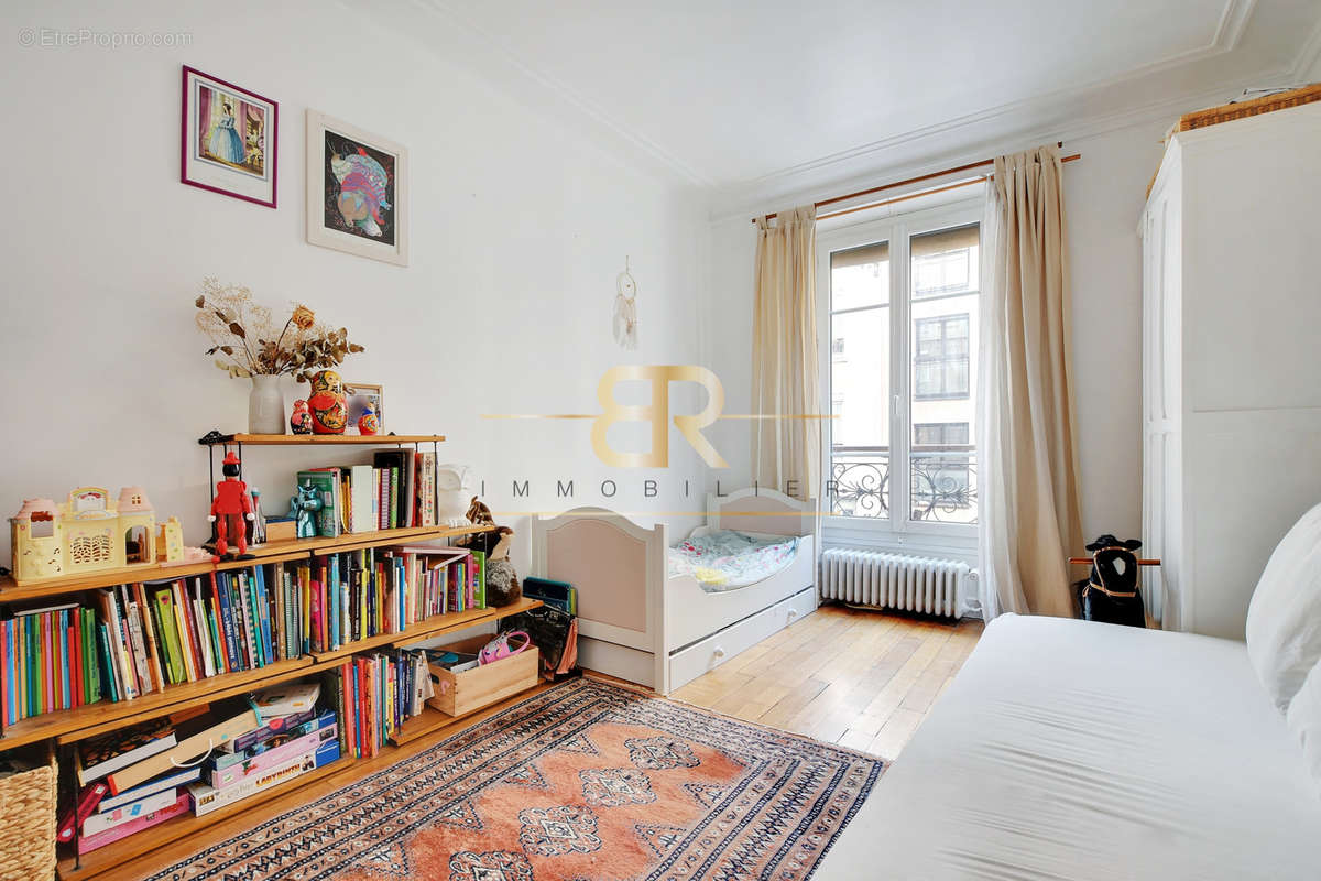 Appartement à PARIS-10E