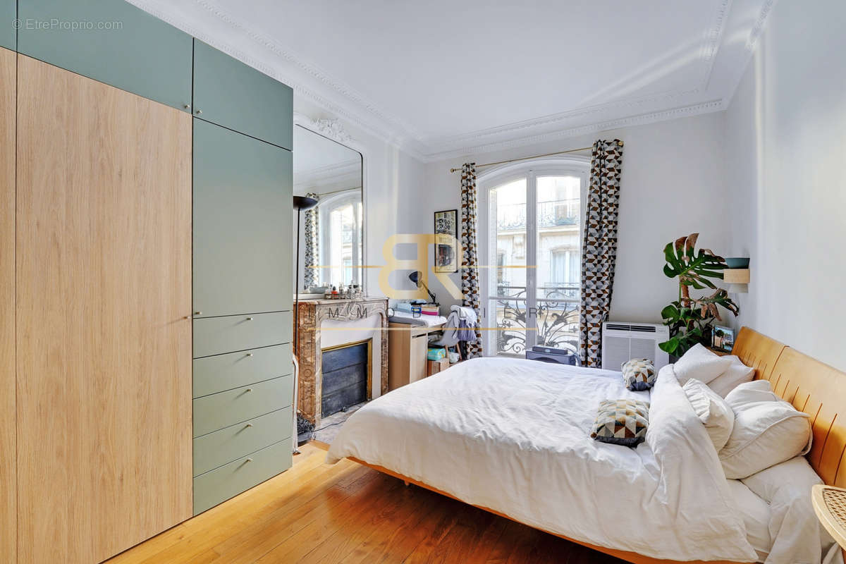 Appartement à PARIS-17E