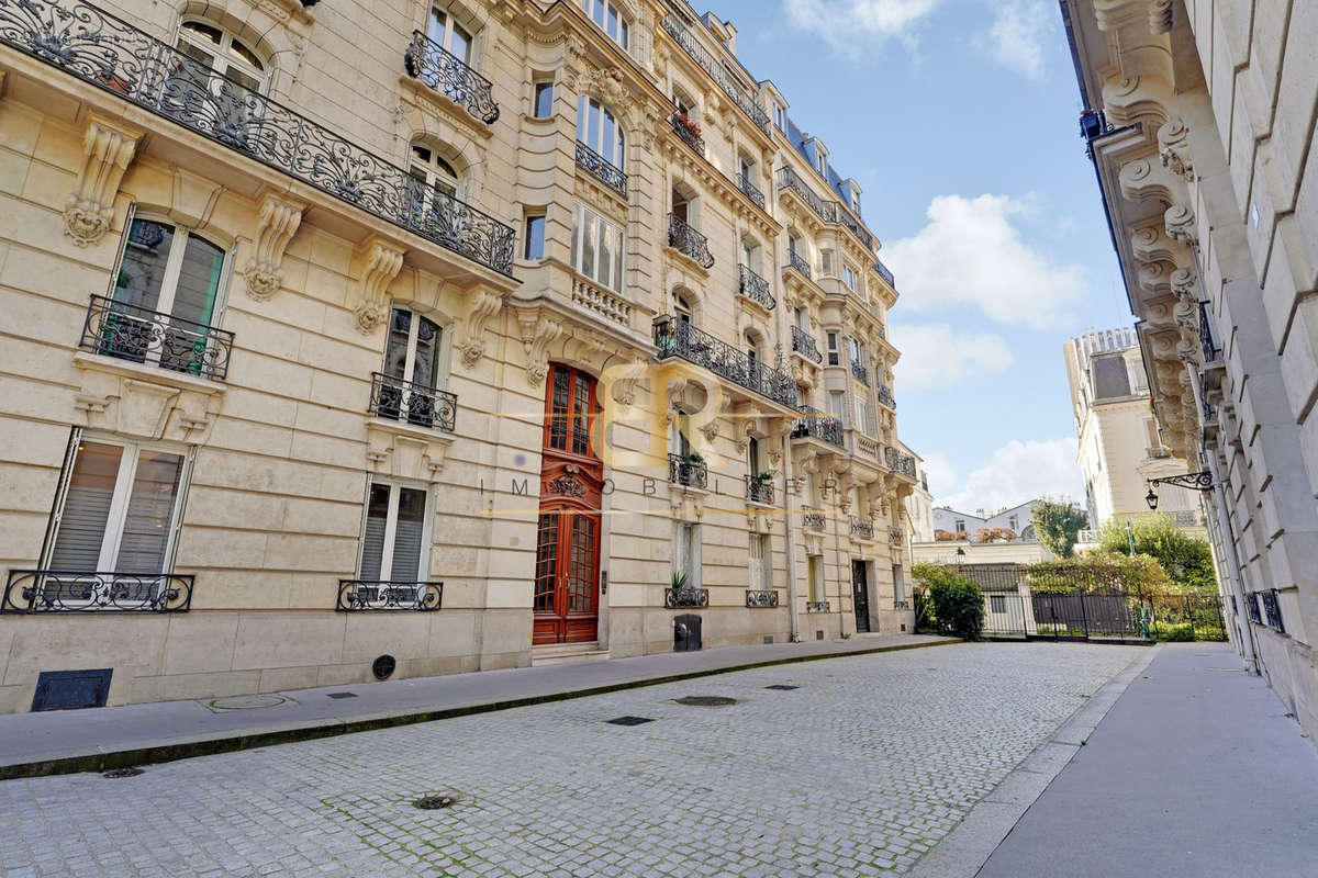 Appartement à PARIS-17E