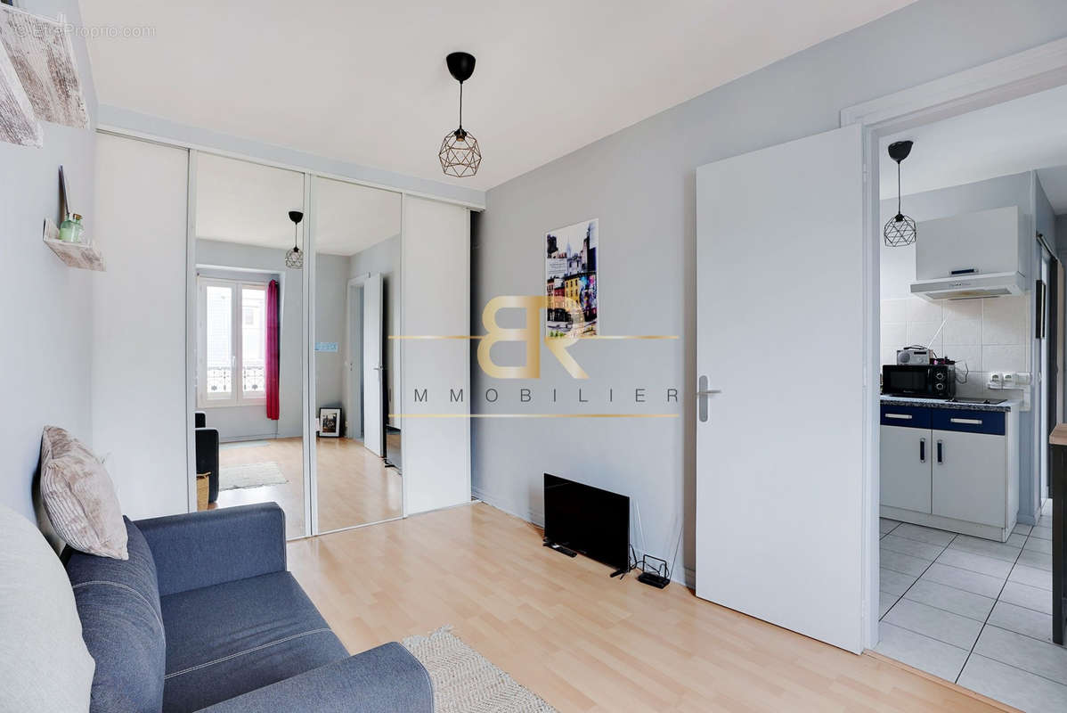 Appartement à PARIS-11E