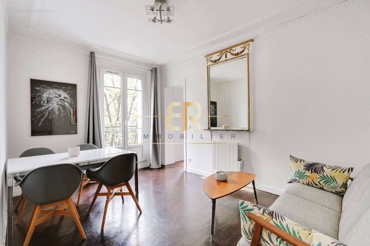 Appartement à PARIS-18E