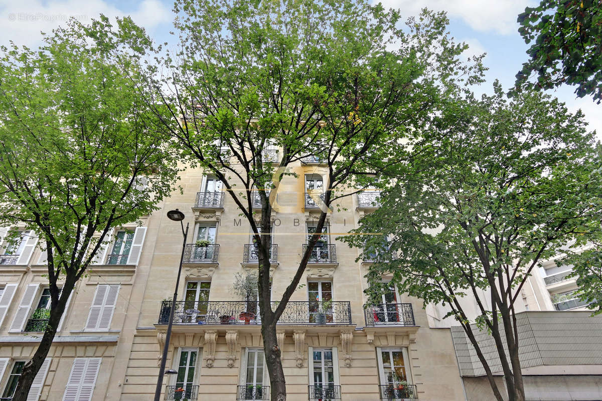 Appartement à PARIS-18E