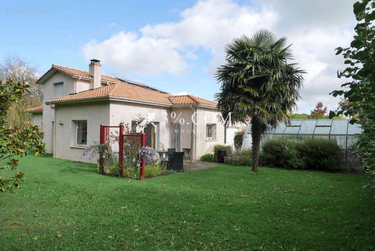 Maison à LE CELLIER