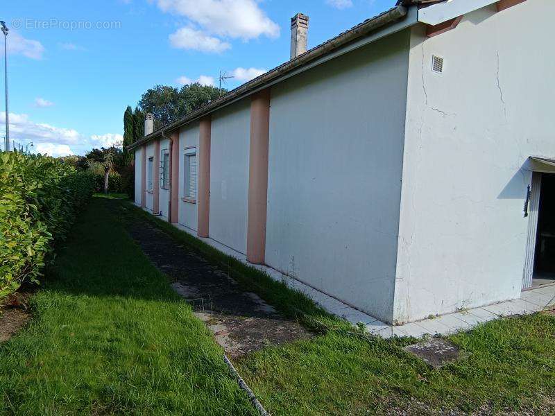 Maison à SAINT-SEURIN-SUR-L&#039;ISLE