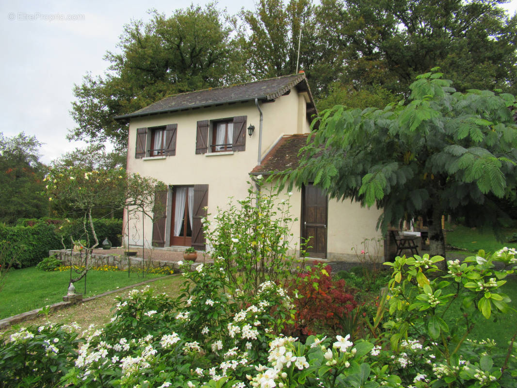 Maison à LADIGNAC-LE-LONG