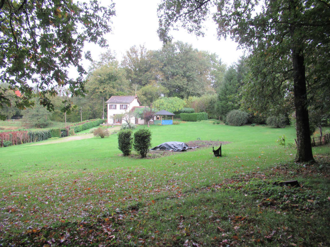 Maison à LADIGNAC-LE-LONG