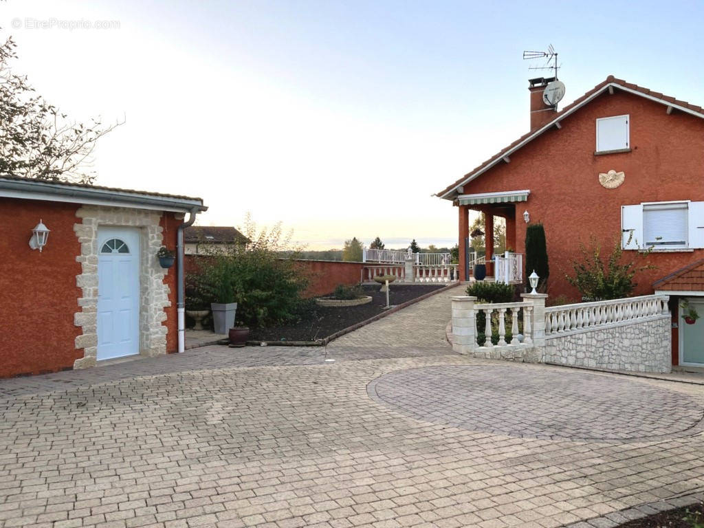 Maison à AMBERIEU-EN-BUGEY