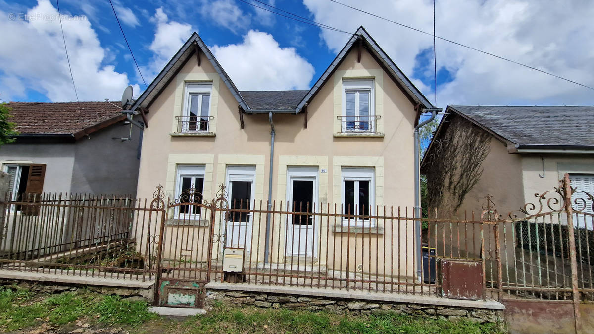 Maison à LUBERSAC