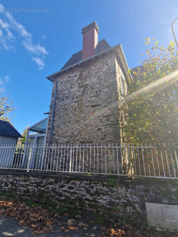 Maison à ARNAC-POMPADOUR