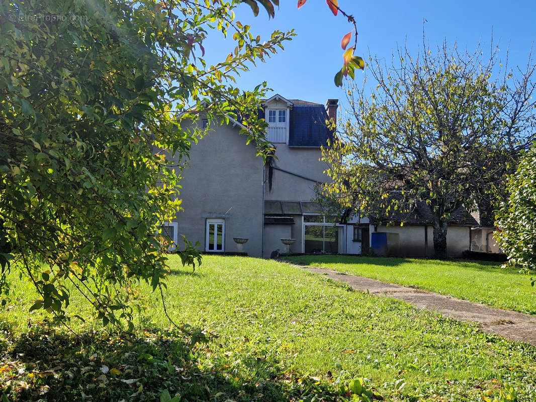 Maison à ARNAC-POMPADOUR