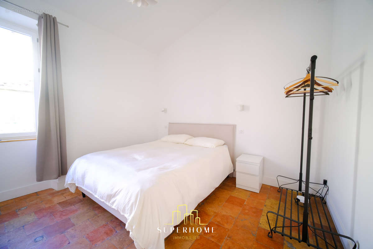 Appartement à MARSEILLE-1E