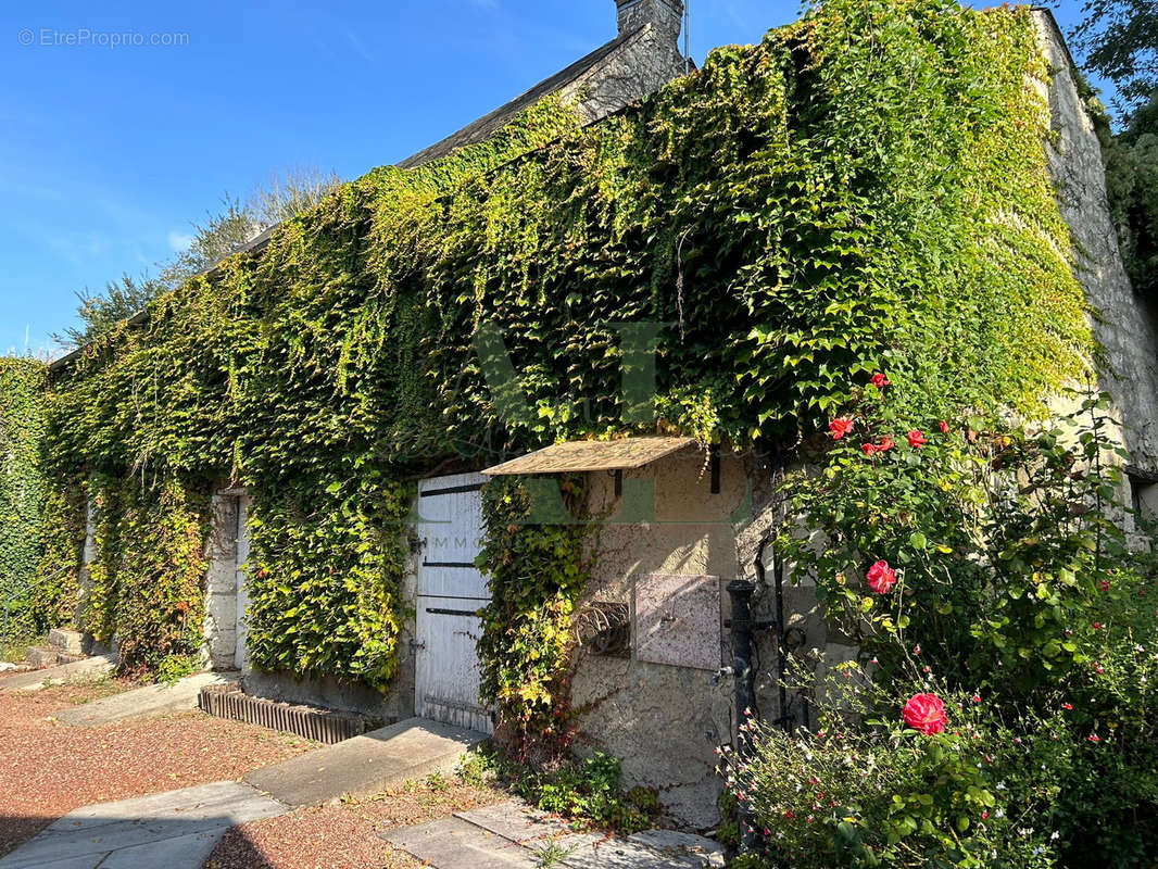 Maison à LUCHE-PRINGE