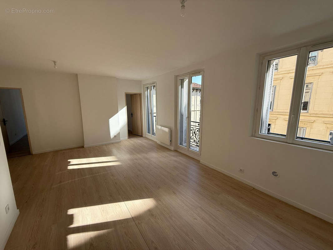 Appartement à MARSEILLE-2E