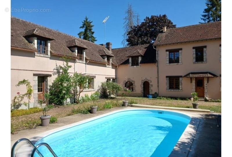 Maison à JOUY