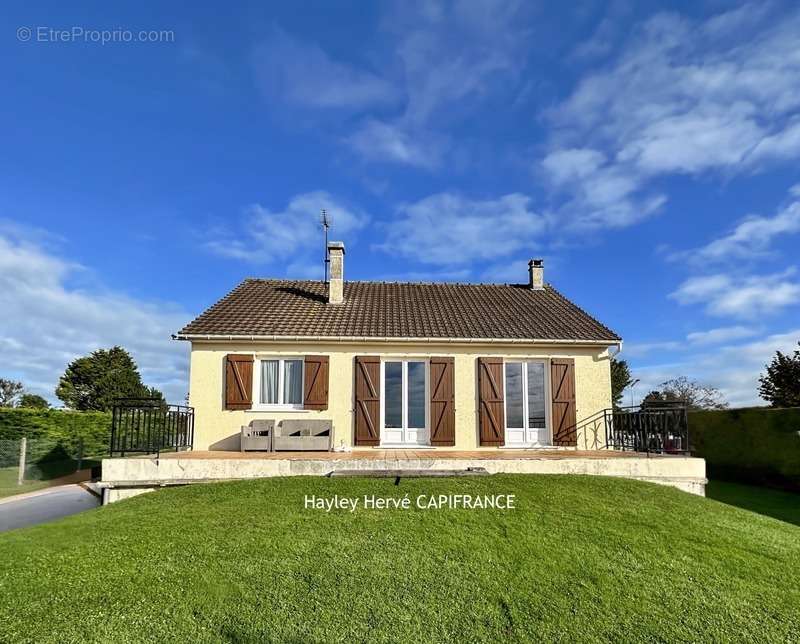 Maison à LONGUES-SUR-MER