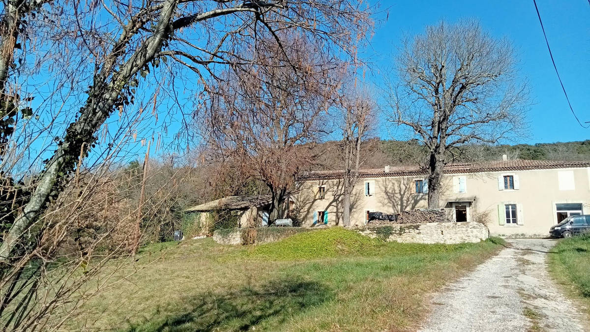 Maison à SAINT-MONTAN