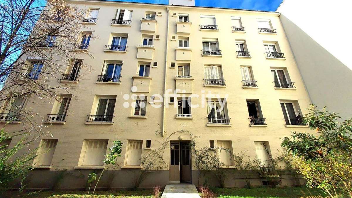 Appartement à COURBEVOIE