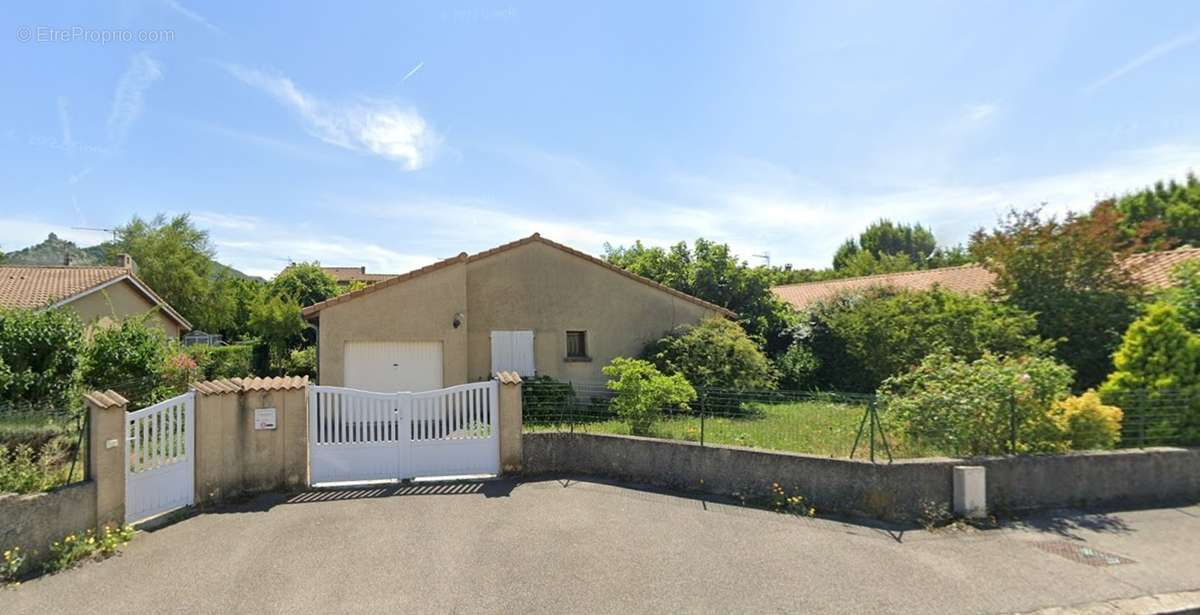 Maison à SAINT-PERAY