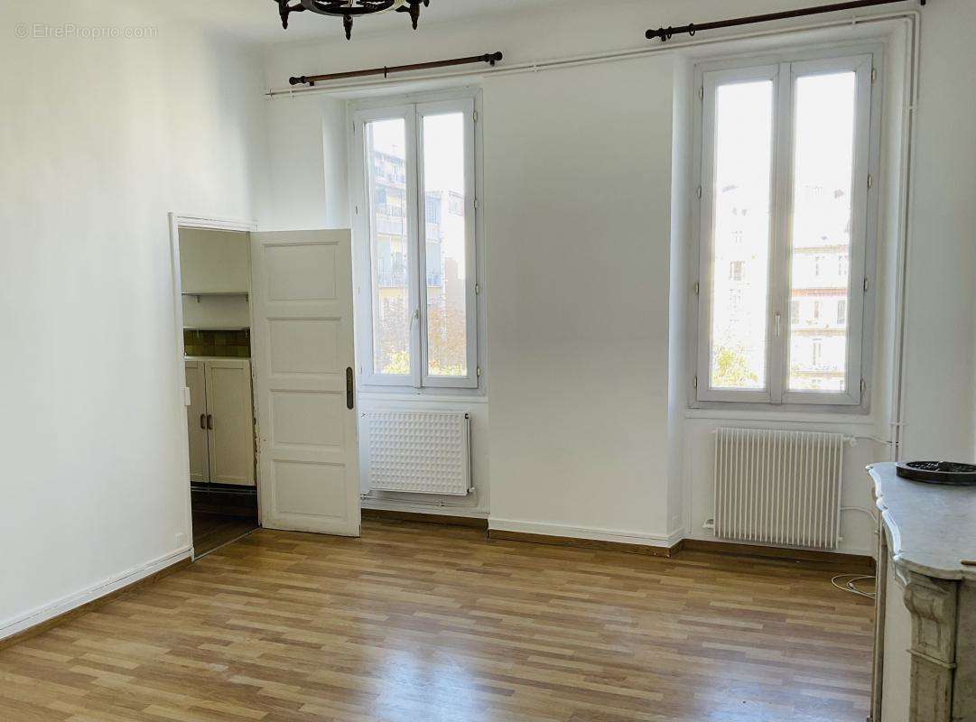 Appartement à MARSEILLE-8E