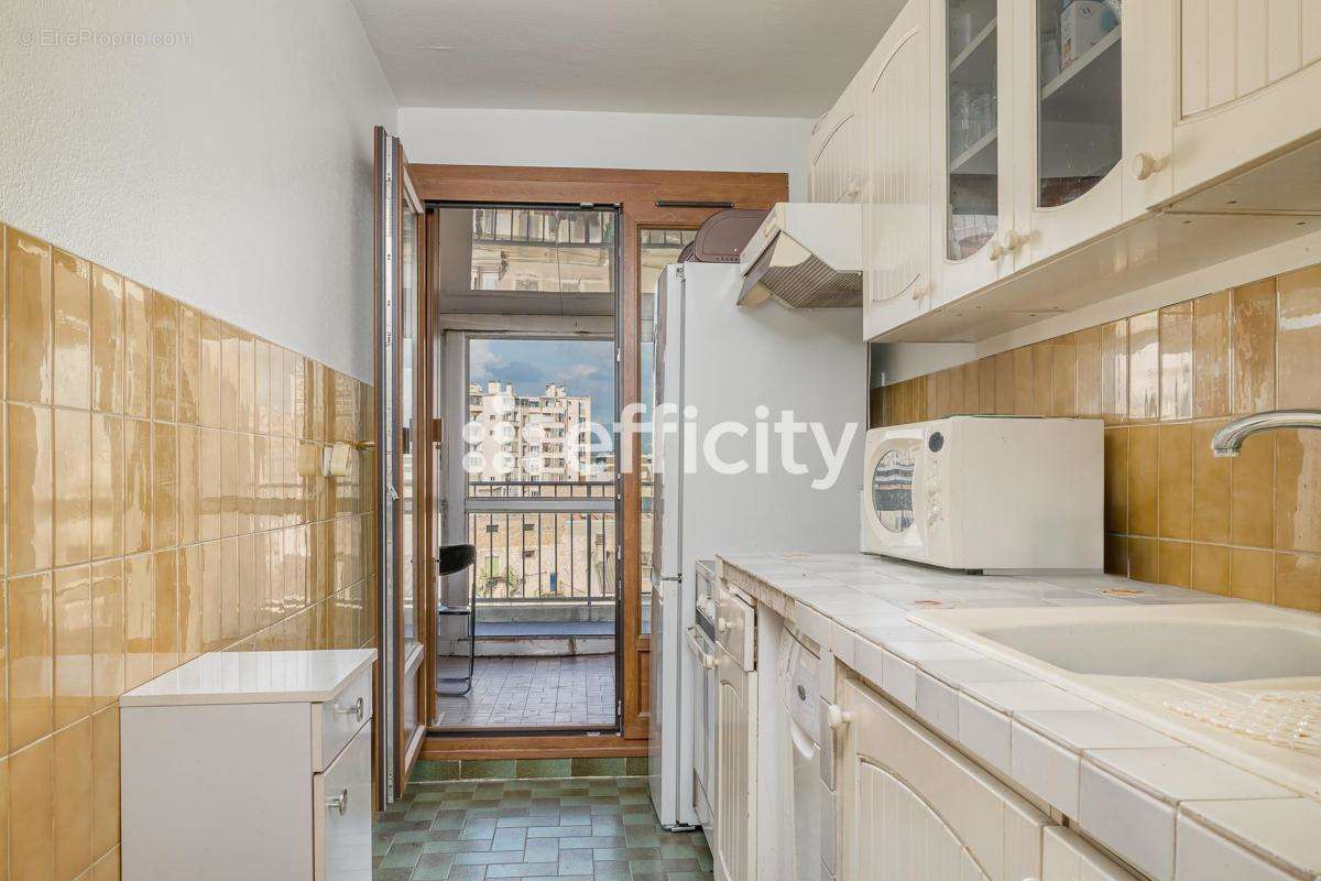 Appartement à MARSEILLE-2E