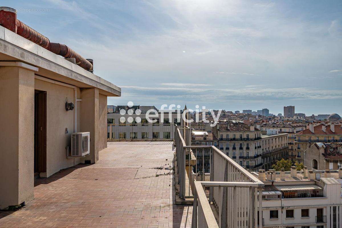 Appartement à MARSEILLE-2E